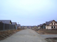 Поселок «Славенка» расположен в 63 километрах от МКАД по Новорижскому шоссе
